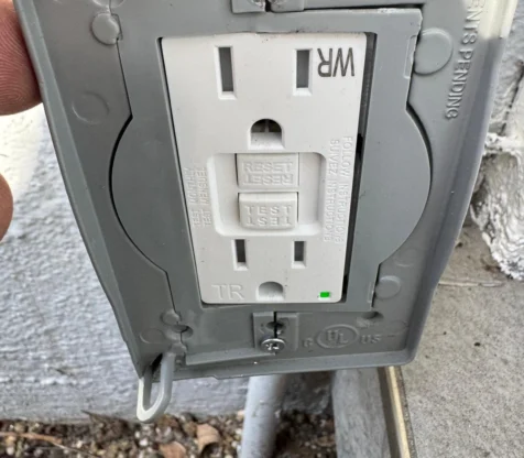 Outdoor outlet repair